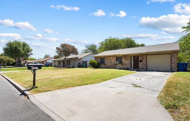 rental at 4318  Sun Gate St in San Antonio, TX — photo 2