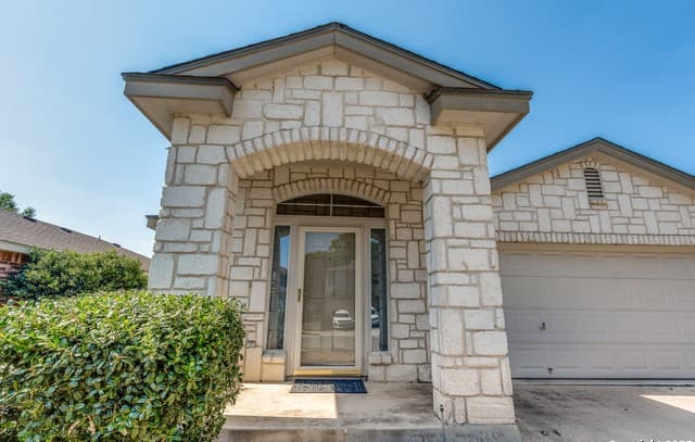 rental at 346  Lucille in Converse, TX — photo 2