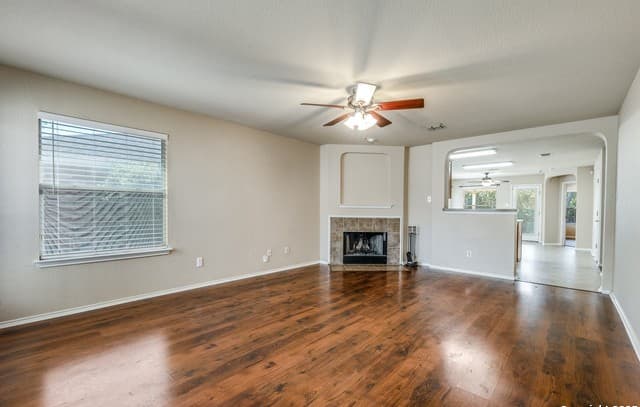 rental at 346  Lucille in Converse, TX — photo 4