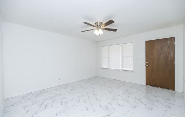 rental at 4507  Howard St in San Antonio, TX — photo 3