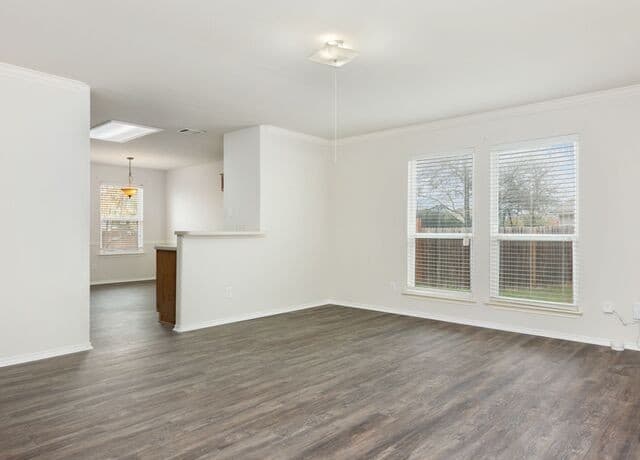 rental at 4307  Camfield in San Antonio, TX — photo 4