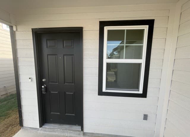 rental at 13738  Crossbow Rdg in San Antonio, TX — photo 2