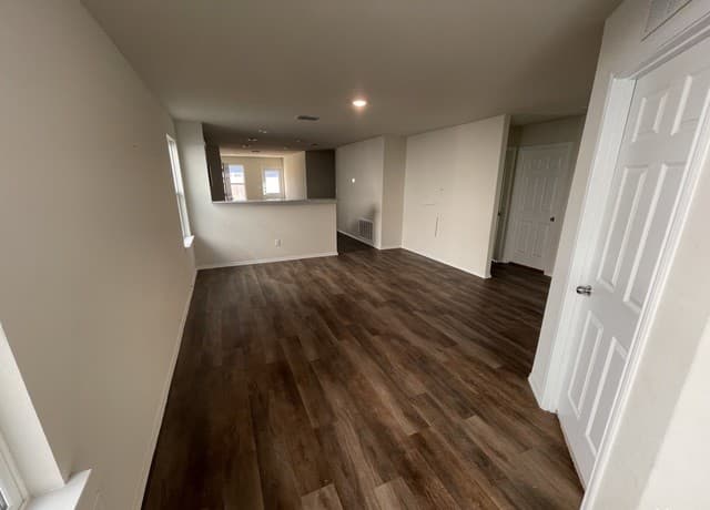 rental at 13738  Crossbow Rdg in San Antonio, TX — photo 3