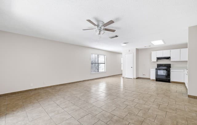 rental at 9039  Koenig in San Antonio, TX — photo 5