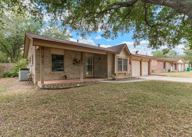 rental at 12509  Sandpiper in Live Oak, TX — photo 2