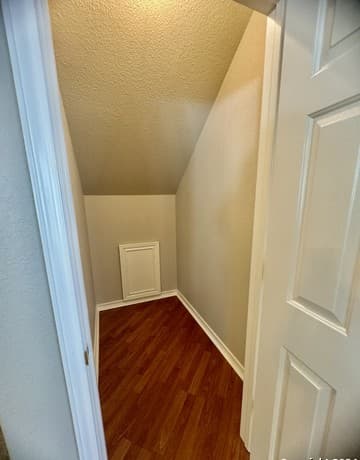 rental at 952  Persian Gdn in San Antonio, TX — photo 5