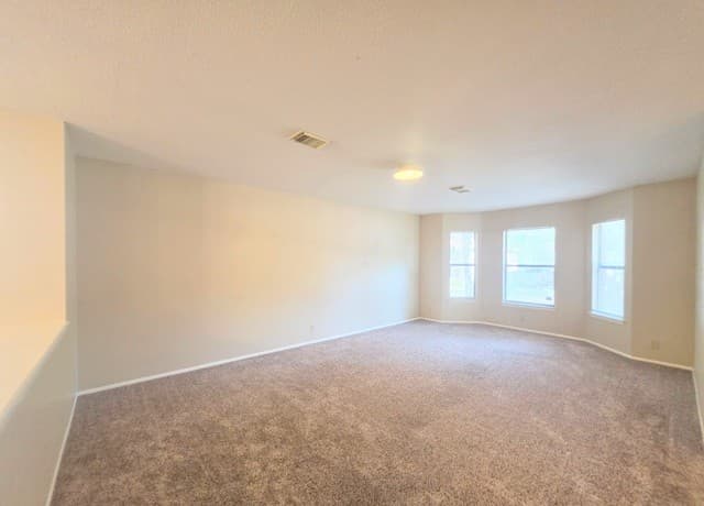 rental at 7614  Briston Park Dr in San Antonio, TX — photo 4