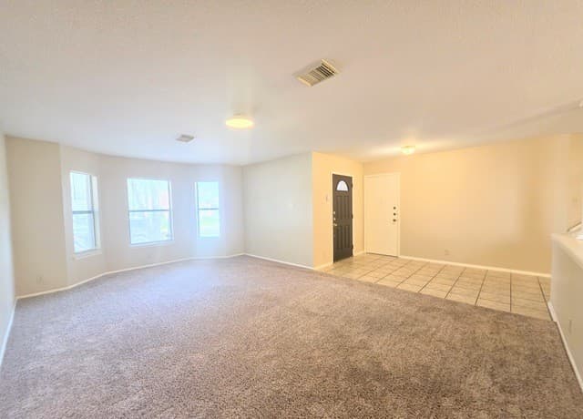 rental at 7614  Briston Park Dr in San Antonio, TX — photo 5