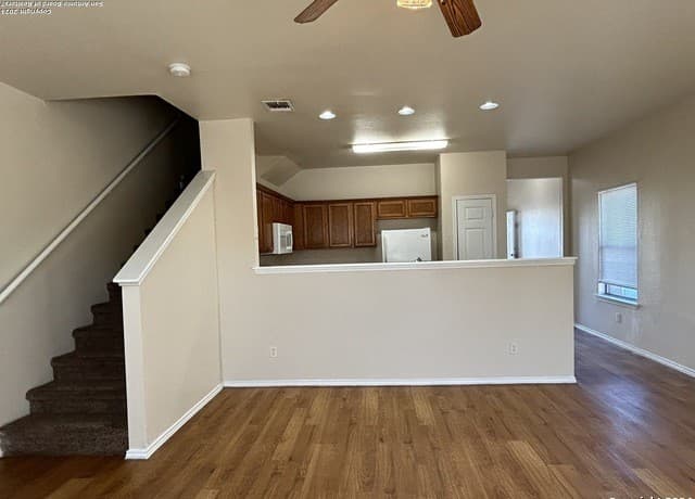 rental at 5710  Golf Heights Unit 1 in San Antonio, TX — photo 2