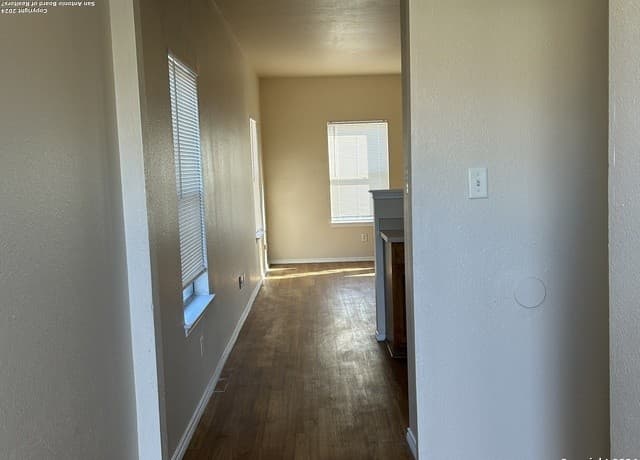 rental at 5710  Golf Heights Unit 1 in San Antonio, TX — photo 5