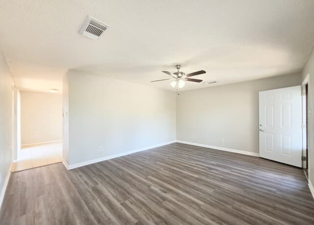 rental at 10014  Sunset Pl in San Antonio, TX — photo 3