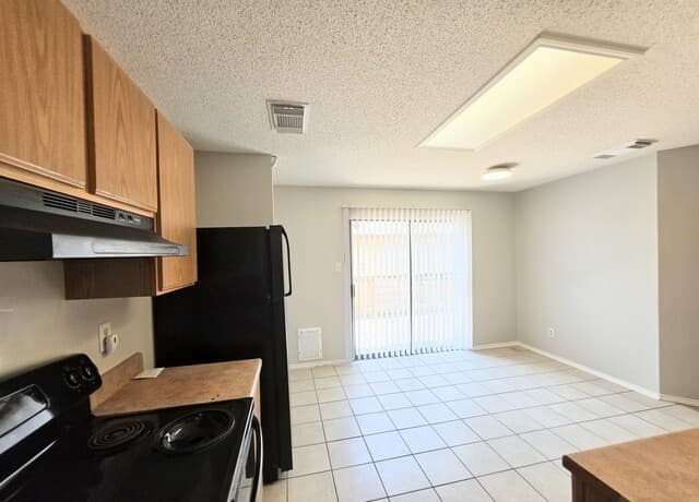rental at 10014  Sunset Pl in San Antonio, TX — photo 5