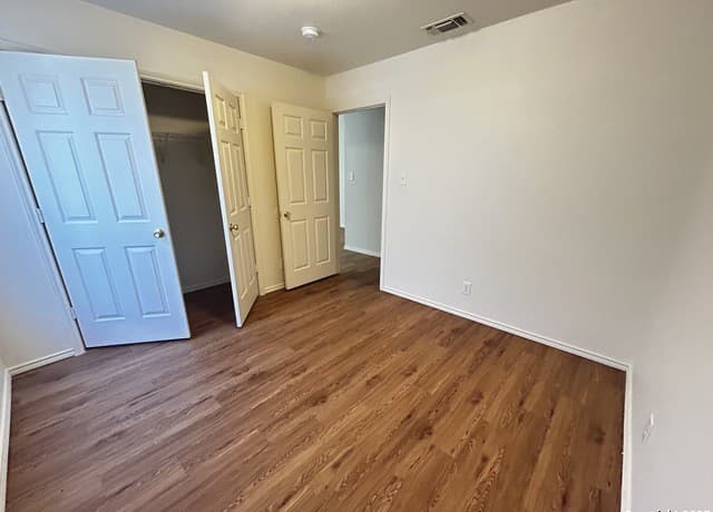 rental at 7303  Golf Vista Blvd in San Antonio, TX — photo 3
