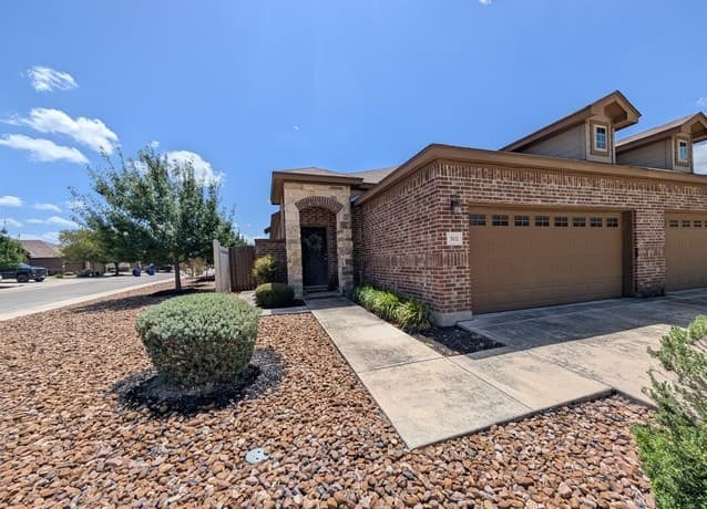 rental at 502  Creekside Frst in New Braunfels, TX — photo 1