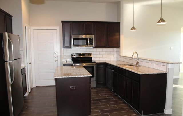 rental at 502  Creekside Frst in New Braunfels, TX — photo 4