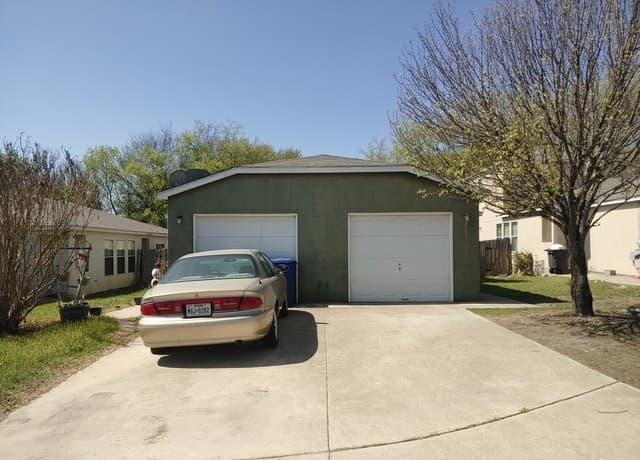 2-bedroom rental at 3834 Maverick Crk in San Antonio, TX — photo 3