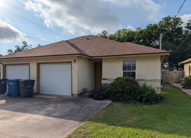 2-bedroom rental at 956 Misty Acres Dr in New Braunfels, TX — photo 1