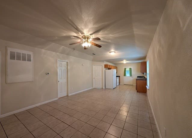 2-bedroom rental at 956 Misty Acres Dr in New Braunfels, TX — photo 4