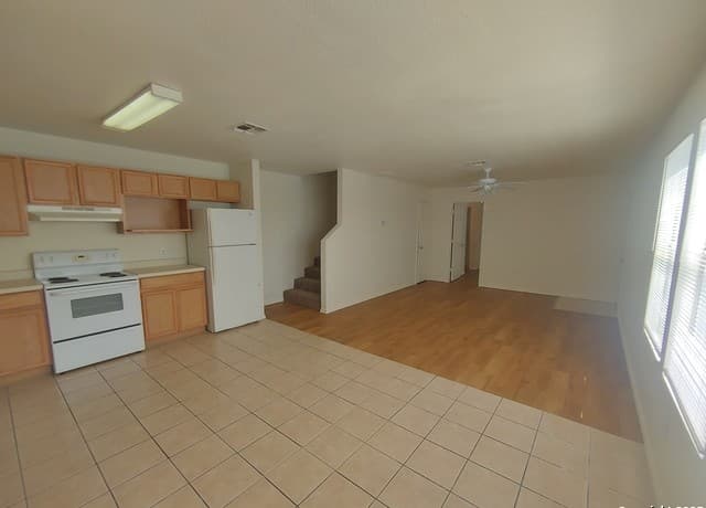 rental at 3865  Maverick Creek Rd in San Antonio, TX — photo 1