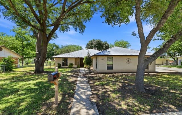 rental at 901  Gentilz in Castroville, TX — photo 1
