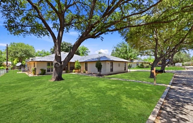 rental at 901  Gentilz in Castroville, TX — photo 3