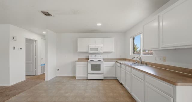 rental at 3248  Northwest Blvd in New Braunfels, TX — photo 3