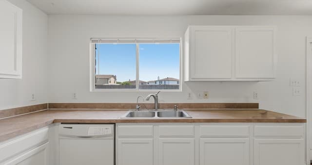 rental at 3248  Northwest Blvd in New Braunfels, TX — photo 4