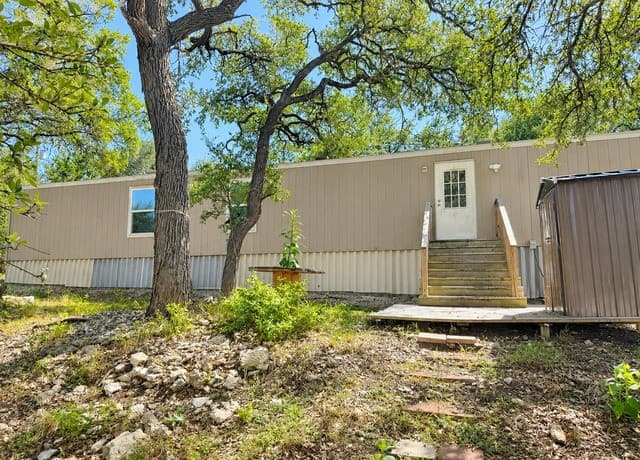 rental at 127  Quail Run St in Canyon Lake, TX — photo 2