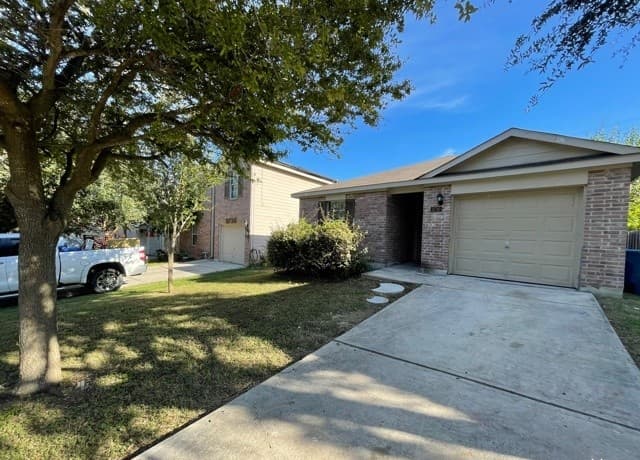rental at 5730  Butch Cyn in San Antonio, TX — photo 2