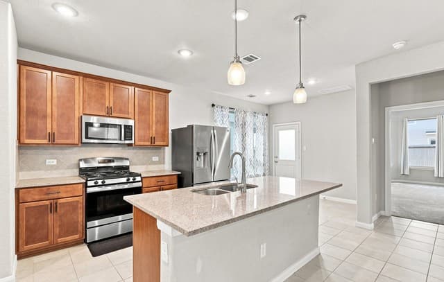 rental at 9102  Devils Riv in Converse, TX — photo 4