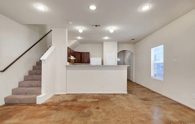 rental at 7823  Kingsbury Wood Unit 4 in San Antonio, TX — photo 4