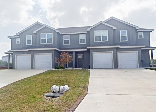 rental at 127  Damon Dv in San Antonio, TX — photo 1