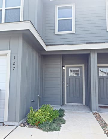 rental at 127  Damon Dv in San Antonio, TX — photo 2