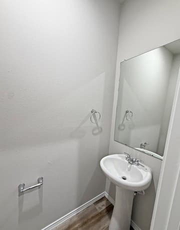 rental at 127  Damon Dv in San Antonio, TX — photo 4
