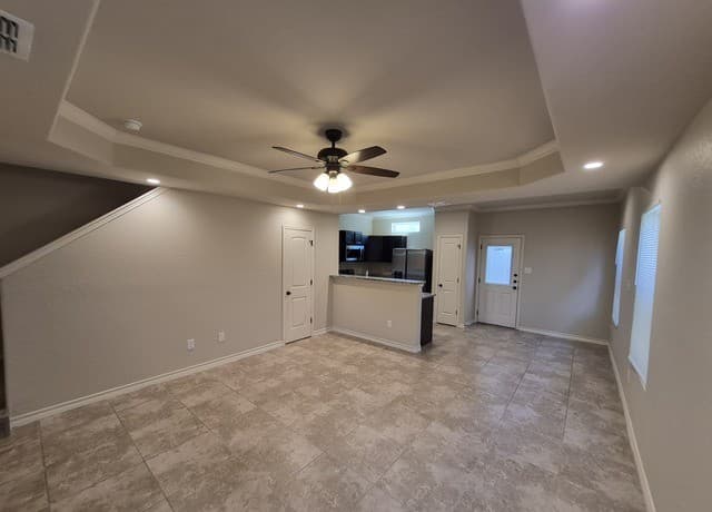 rental at 6306  Luglio Lane Unit 201 in San Antonio, TX — photo 3