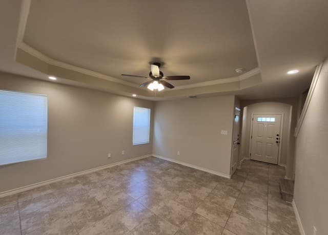 rental at 6306  Luglio Lane Unit 201 in San Antonio, TX — photo 5