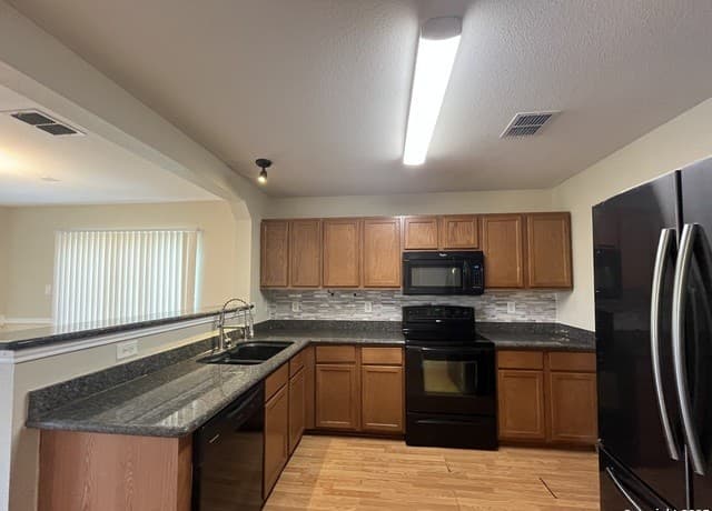 rental at 12530  Kava Knoll in San Antonio, TX — photo 5
