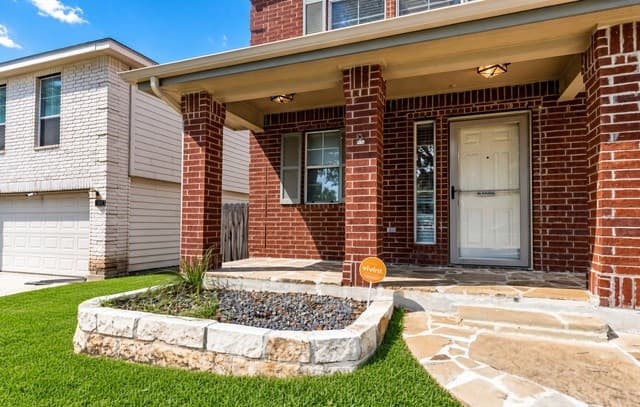 rental at 7343  Lyia Br in San Antonio, TX — photo 2
