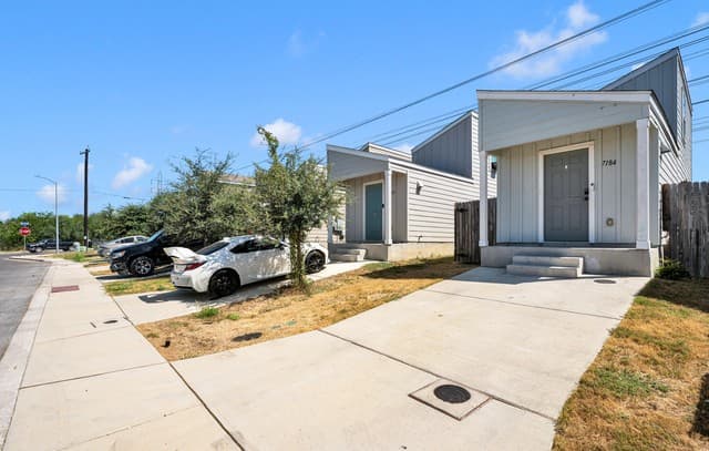 1-bedroom rental at 7184 Elm Cv in San Antonio, TX — photo 2