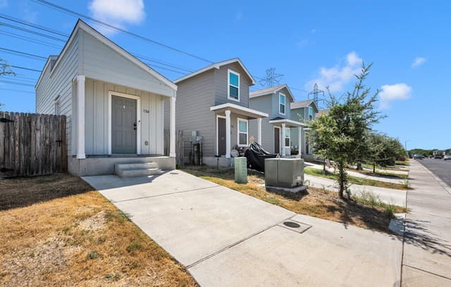 1-bedroom rental at 7184 Elm Cv in San Antonio, TX — photo 3