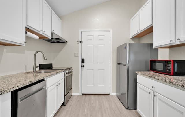 1-bedroom rental at 7184 Elm Cv in San Antonio, TX — photo 5