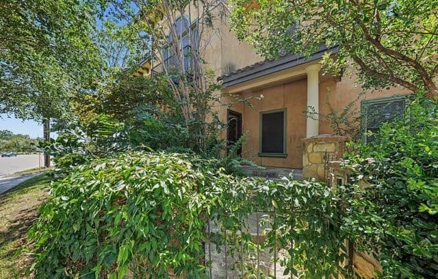 rental at 123  Eaton St Unit 102 in Alamo Heights, TX — photo 2