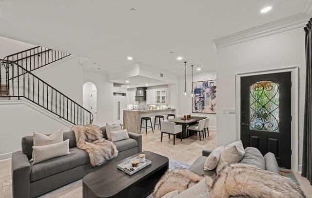 rental at 123  Eaton St Unit 102 in Alamo Heights, TX — photo 3