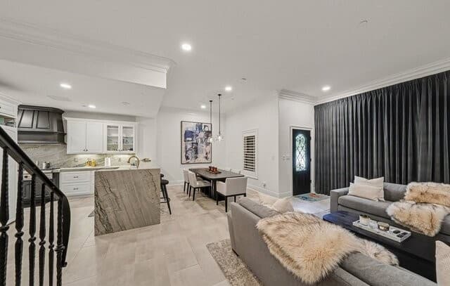 rental at 123  Eaton St Unit 102 in Alamo Heights, TX — photo 4