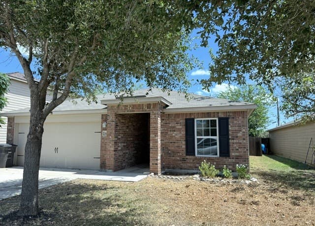 rental at 3618  Foster Meadows in San Antonio, TX — photo 3
