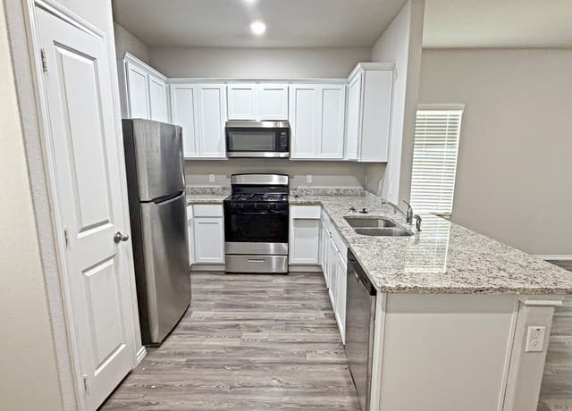 rental at 122  Stefan Est in San Antonio, TX — photo 4