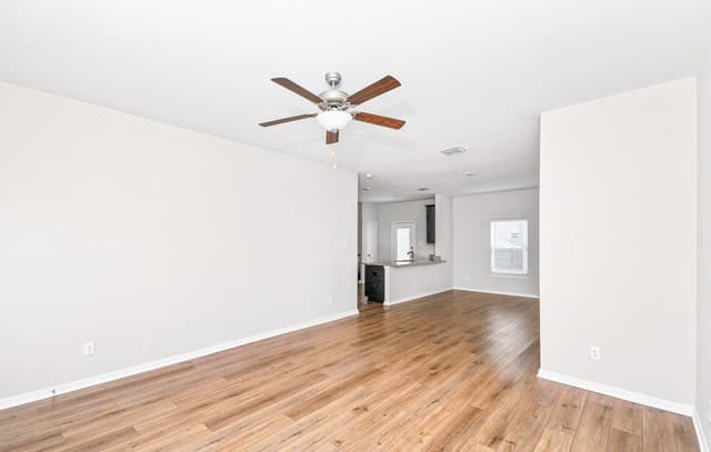 rental at 9127  Bennett Frst in Converse, TX — photo 3