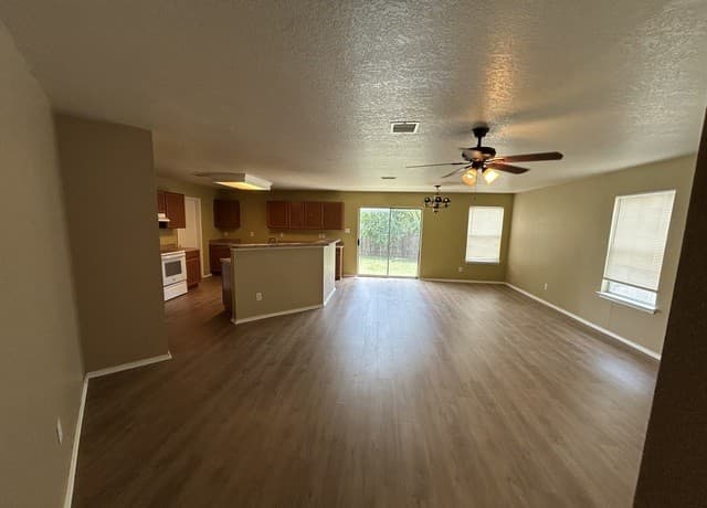 rental at 113  Longhorn Way in Cibolo, TX — photo 4