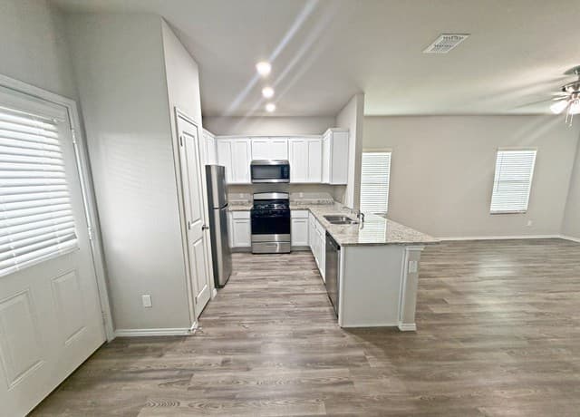 rental at 254  Marigold Pl in San Antonio, TX — photo 5