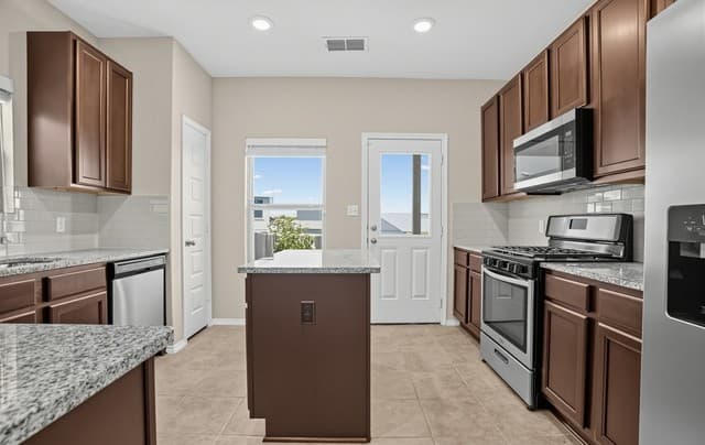 rental at 5502  Daniel Way in St Hedwig, TX — photo 3